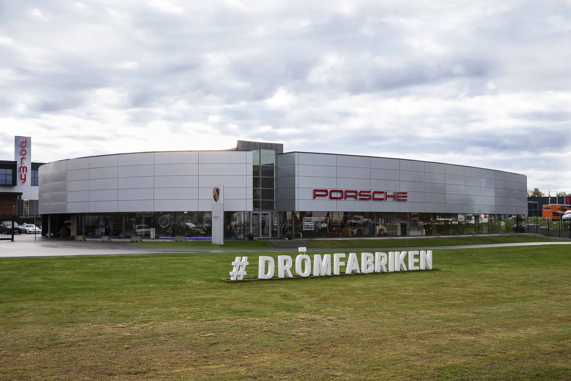 Porsche Center